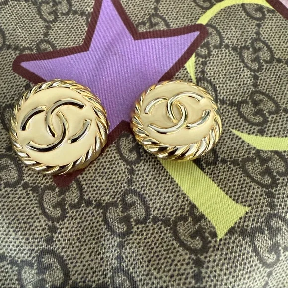 Vintage 90’s CHANEL Clip Ons with Braided Gold